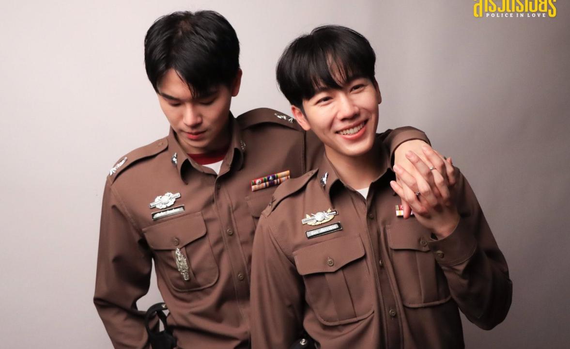 مسلسل الشرطة في الحب Police in Love الحلقة 9 مترجمة